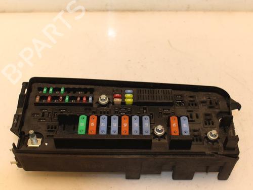 Used Fuse box Fuse box 15330939 15330939