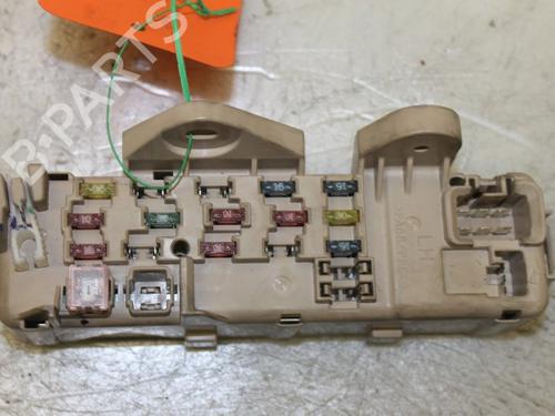 Used Fuse box Fuse box 15302836 15302836