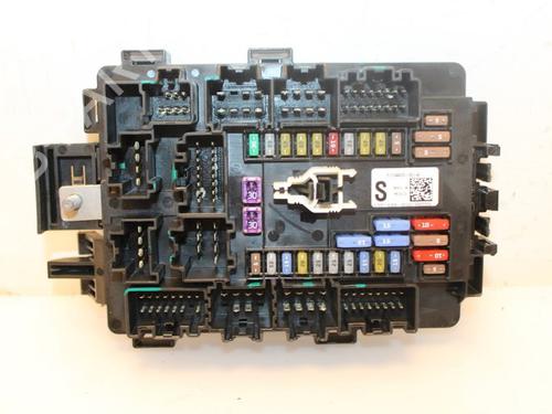 Fuse box TESLA MODEL S (5YJS) 85D AWD | BP15320952E1 - Image 2