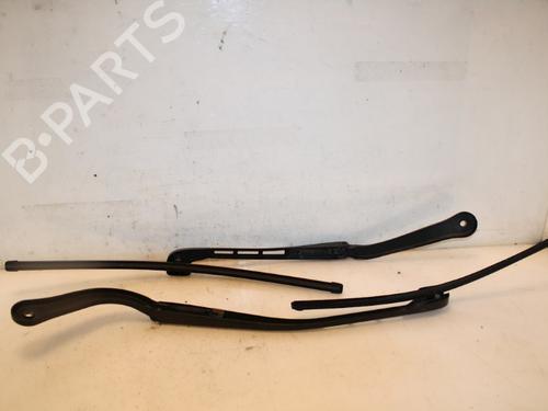 Used Front windshield wiper arm BMW 3 (E90) 320 i (150 hp) 15335795
