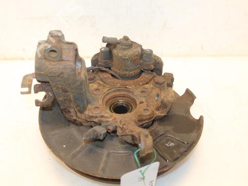 Left front steering knuckle VW GOLF PLUS V (5M1, 521) 1.9 TDI | BP15329005M25 