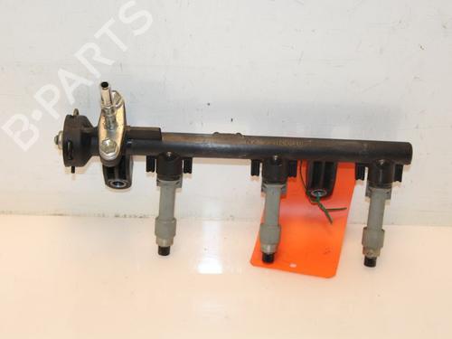 Used Injection rail PEUGEOT 107 (PM_, PN_) 1.0 (68 hp) 15319566