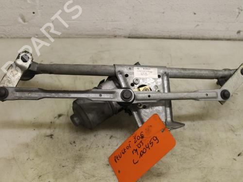 Used Front wipers mechanism PEUGEOT 206 Hatchback (2A/C) 1.4 i (75 hp) 15303404