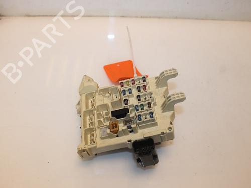Used Fuse box Fuse box 15318309 15318309