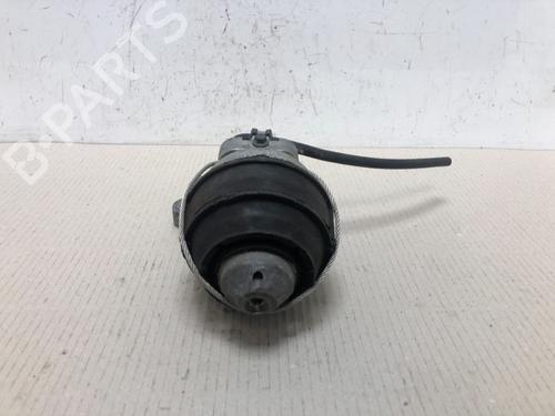 Used Engine mount VOLVO XC90 I (275) D5 AWD (185 hp) 15298691