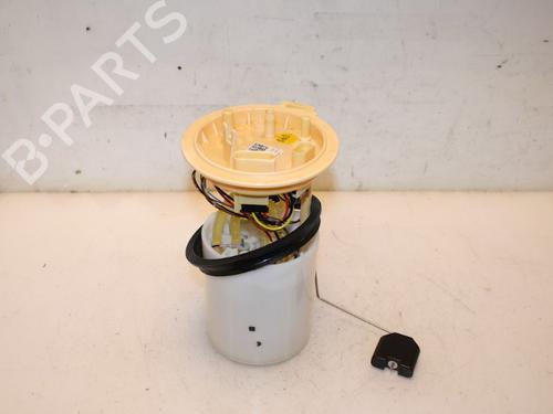 Used Fuel pump VW TOURAN (5T1) 2.0 TDI (150 hp) 15332357