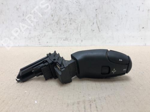 Used Steering wheel controls Steering wheel controls 15536314 15536314