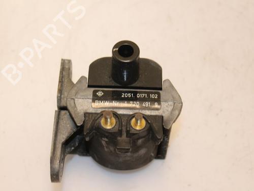 Used Ignition coil BMW 7 (E32) 750 i, iL V12 (300 hp) 15327119