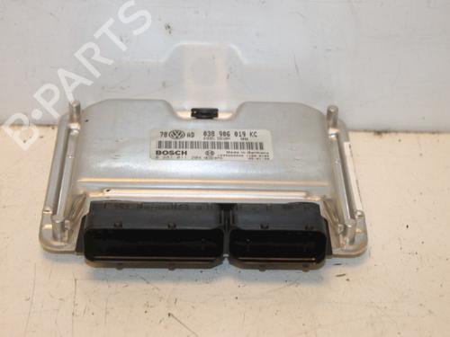 engine-control-unit-ecu-vw-passat-b55-variant-3b6-19-tdi-038906019kc-0281011204-2000-2001-2002-2003-2004-2005-15313070 main image