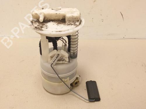 Used Fuel pump NISSAN MICRA III (K12) 1.4 16V (88 hp) 15531292