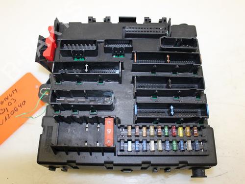 Used Fuse box Fuse box 15796317 15796317