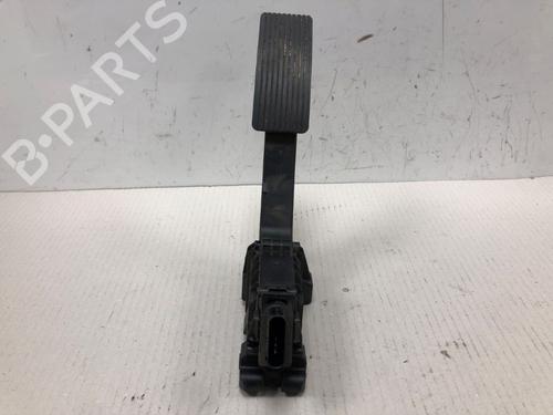 pedal-mercedes-benz-b-class-sports-tourer-w247-2018-37205408 main image