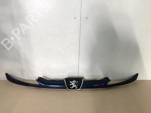 Grill PEUGEOT 206 Hatchback (2A/C) 1.4 i (75 hp) 15345831