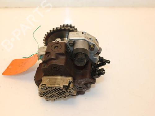 Used Fuel pump KIA SORENTO I (JC) 2.5 CRDi 4WD (140 hp) 15322847
