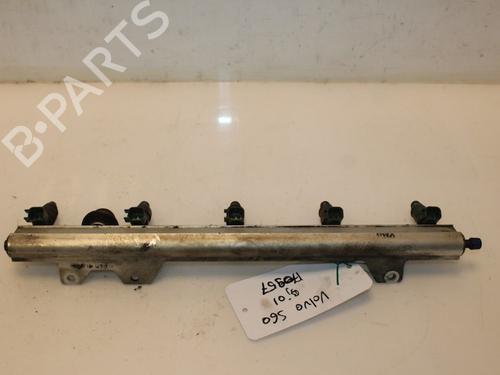 Used Injection rail Injection rail 15323581 15323581