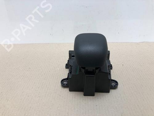 Used Armrest / Center console Armrest / Center console 15347990 15347990