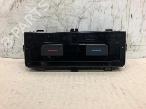 Used Climate control VW TOURAN (5T1) 2.0 TDI (110 hp) 15331020