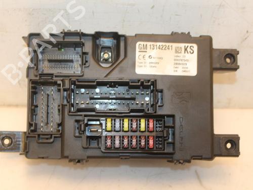 Used Fuse box Fuse box 15328987 15328987