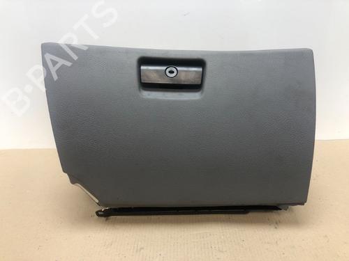 Used Glove box Glove box 15538112 15538112