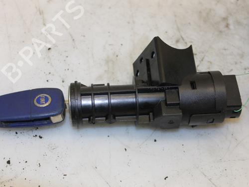 Clé de contact FIAT PANDA (169_) 1.2 (169.AXB11, 169.AXB1A) (60 hp) 15302586