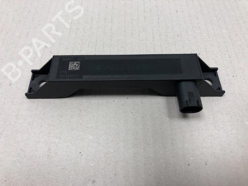 Antenne/Base Antenne/Base MERCEDES-BENZ B-CLASS Sports Tourer (W247) B 200 d (247.012) (150 hp) 37210966 37210966
