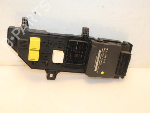 Used Fuse box Fuse box 15319572 15319572