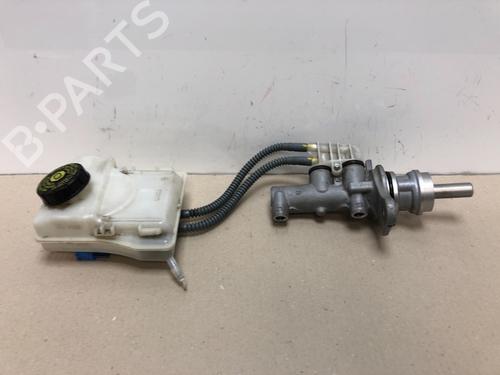 Used Brake master cylinder MERCEDES-BENZ VITO Tourer (W447) 116 CDI (447.701, 447.703, 447.705) (163 hp) 21025454