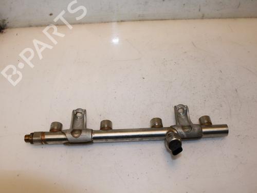 Used Injection rail Injection rail 15332454 15332454