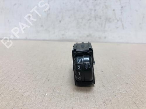 Used Switch TOYOTA YARIS (_P1_) 1.3 (SCP12_, SCP13_, SCP12R, SCP13R) (87 hp) 15650295