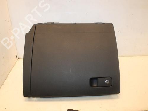 glove-box-vw-touran-5t1-20-tdi-5tb857097b-2015-15315951 main image