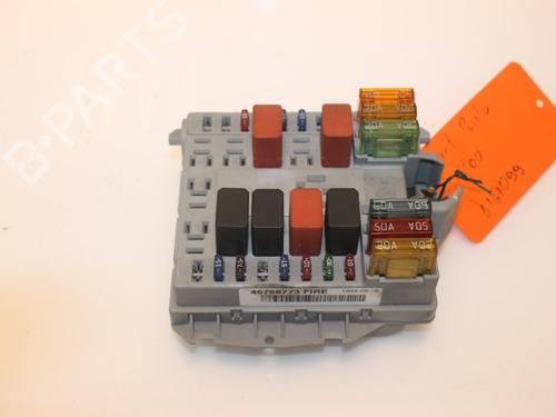 Used Fuse box FIAT PUNTO (188_) 1.2 60 (188.030, .050, .130, .150, .230, .250) (60 hp) 15316847