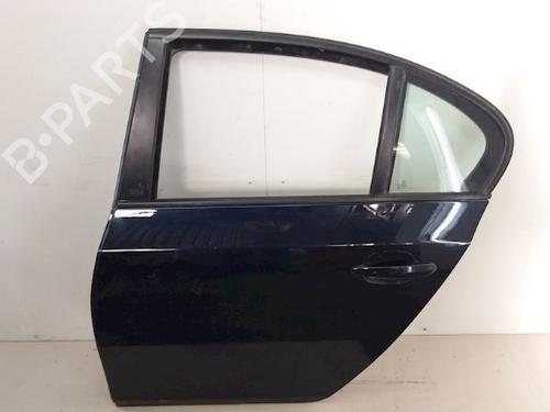 Used Left rear door Left rear door 15971460 15971460