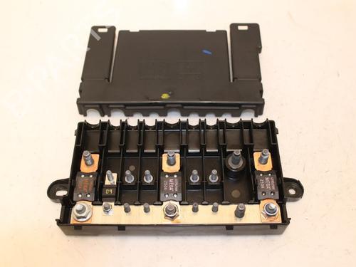 Used Fuse box Fuse box 15330165 15330165