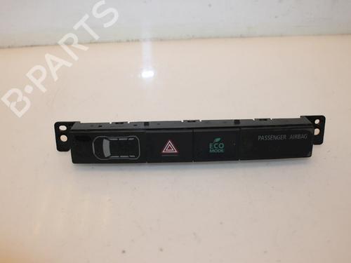 Used Warning switch MITSUBISHI OUTLANDER III (GG_W, GF_W, ZJ, ZL, ZK) 2.0 Hybrid 4WD (GG2W) (200 hp) 21604029
