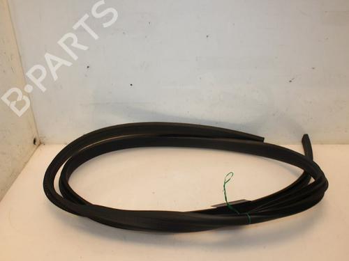 Used Rubber door seal FORD FIESTA VI (CB1, CCN) 1.0 EcoBoost (100 hp) 15325170