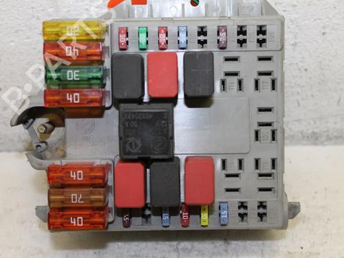 Used Fuse box Fuse box 15305967 15305967