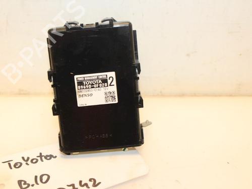 Used Electronic module TOYOTA VERSO (_R2_) 1.8 (ZGR21_, ZGR21R) (147 hp) 15322445