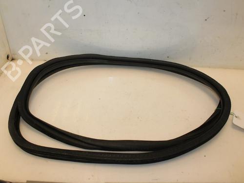 Used Rubber door seal VW GOLF VI (5K1) 1.4 TSI (160 hp) 15324100