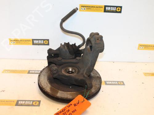 Used Right front steering knuckle PEUGEOT 206 Hatchback (2A/C) 1.6 16V (109 hp) 15311461