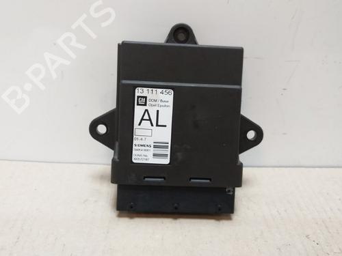 Used Comfort control module OPEL VECTRA C Estate (Z02) 2.2 direct (F35) (155 hp) 15531603