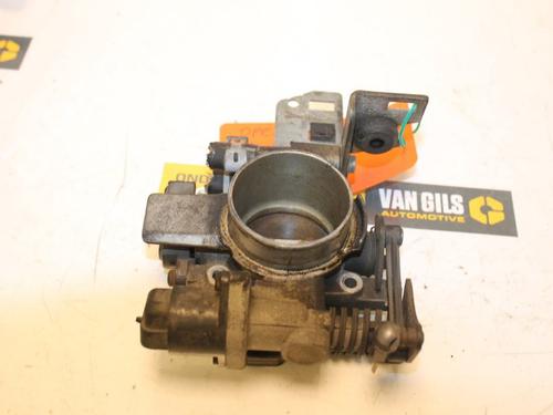 Used Throttle body OPEL VECTRA B (J96) 1.6 i 16V (F19) (100 hp) 15310037
