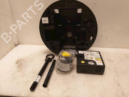 Used Jack Kit RENAULT CLIO IV (BH_) 0.9 TCe 90 (BHNF, BHMA, BHMH, BHJK, BHJR) (90 hp) 15338901