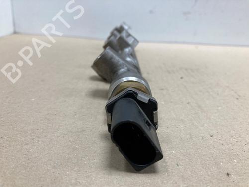 Used Injection rail Injection rail 37213832 37213832