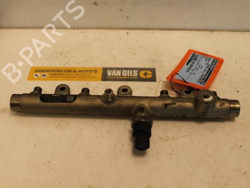 Used Injection rail Injection rail 15311815 15311815
