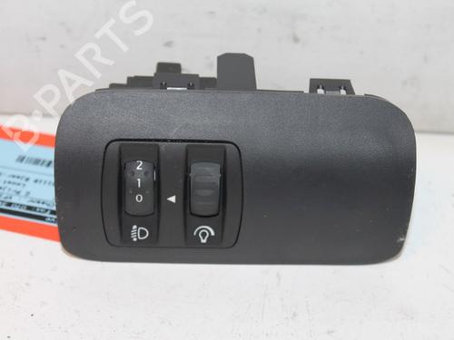 Used Switch RENAULT MEGANE II (BM0/1_, CM0/1_) 1.5 dCi (BM02, BM13, BM2A, CM02, CM13) (101 hp) 15306474