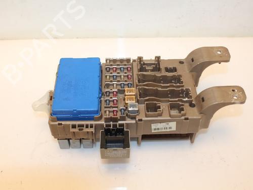 Used Fuse box Fuse box 15320642 15320642