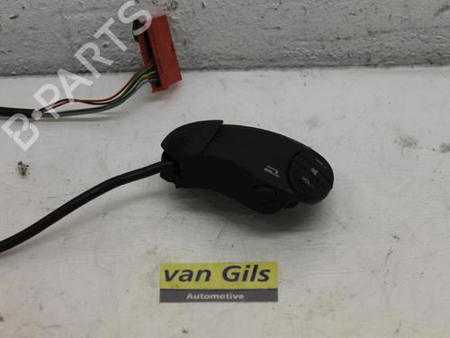 Used Steering wheel controls Steering wheel controls 15305144 15305144