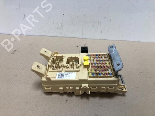 Used Fuse box Fuse box 17376771 17376771