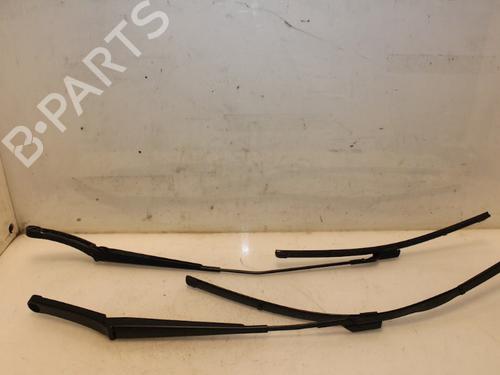 Used Front windshield wiper arm Front windshield wiper arm VW POLO VI (AW1, BZ1, AE1) 1.0 TGI (90 hp) 15329403 15329403