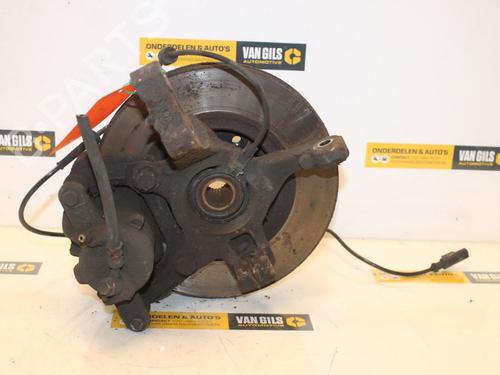 Used Right front steering knuckle NISSAN MICRA III (K12) 1.4 16V (88 hp) 15313929